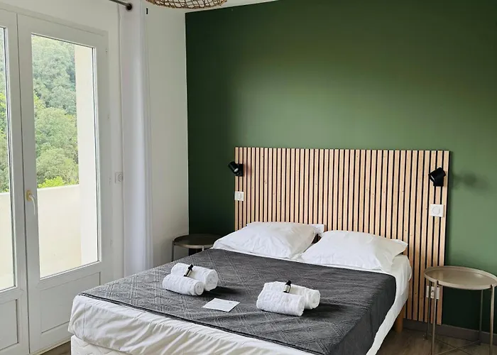 Mare E Machja Avec Piscine Et Vue *